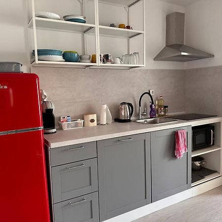 Beach Apartment - 50M From The Beach With Free Parking Биоград-на-Мору Экстерьер фото